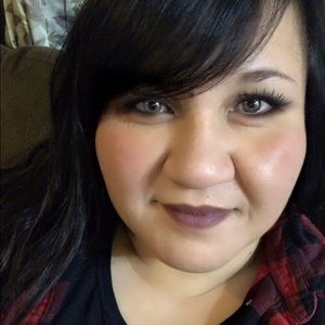 Meet your Posher, Pauline